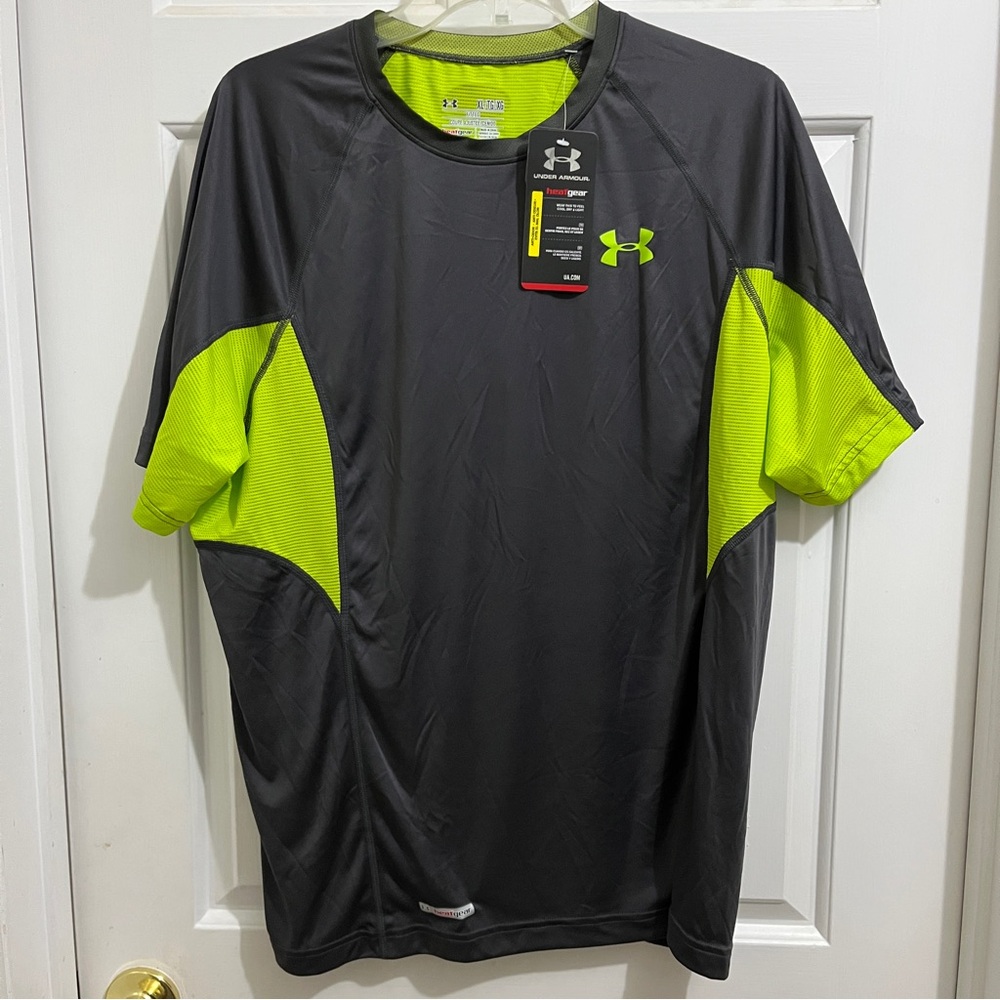 New Men UNDER ARMOUR HEATGEAR FITTED SHORT SLEEVE SHIRT size XL Gray/Lime Green